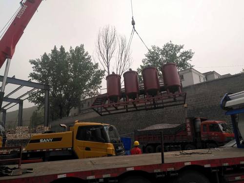 銅煤公司承建的陜西銅川礦業下石節煤礦二號風井副斜井礦井水處理站工程項目大型設備安裝順利完成一次性吊裝