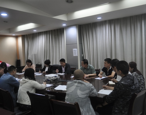 路橋分公司認真?zhèn)鬟_集團兩個會議精神