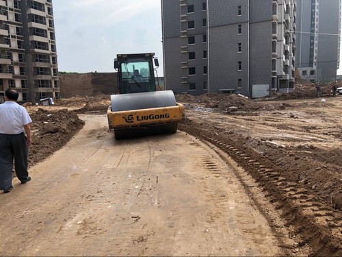 咬定工期不放松   施工大干爭(zhēng)先鋒