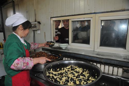 陜煤建設掘進公司：建“鐵軍”不忘職工冷暖