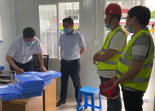 咸陽市相關部門領導蒞臨城市停車場BOT 項目檢查指導工作