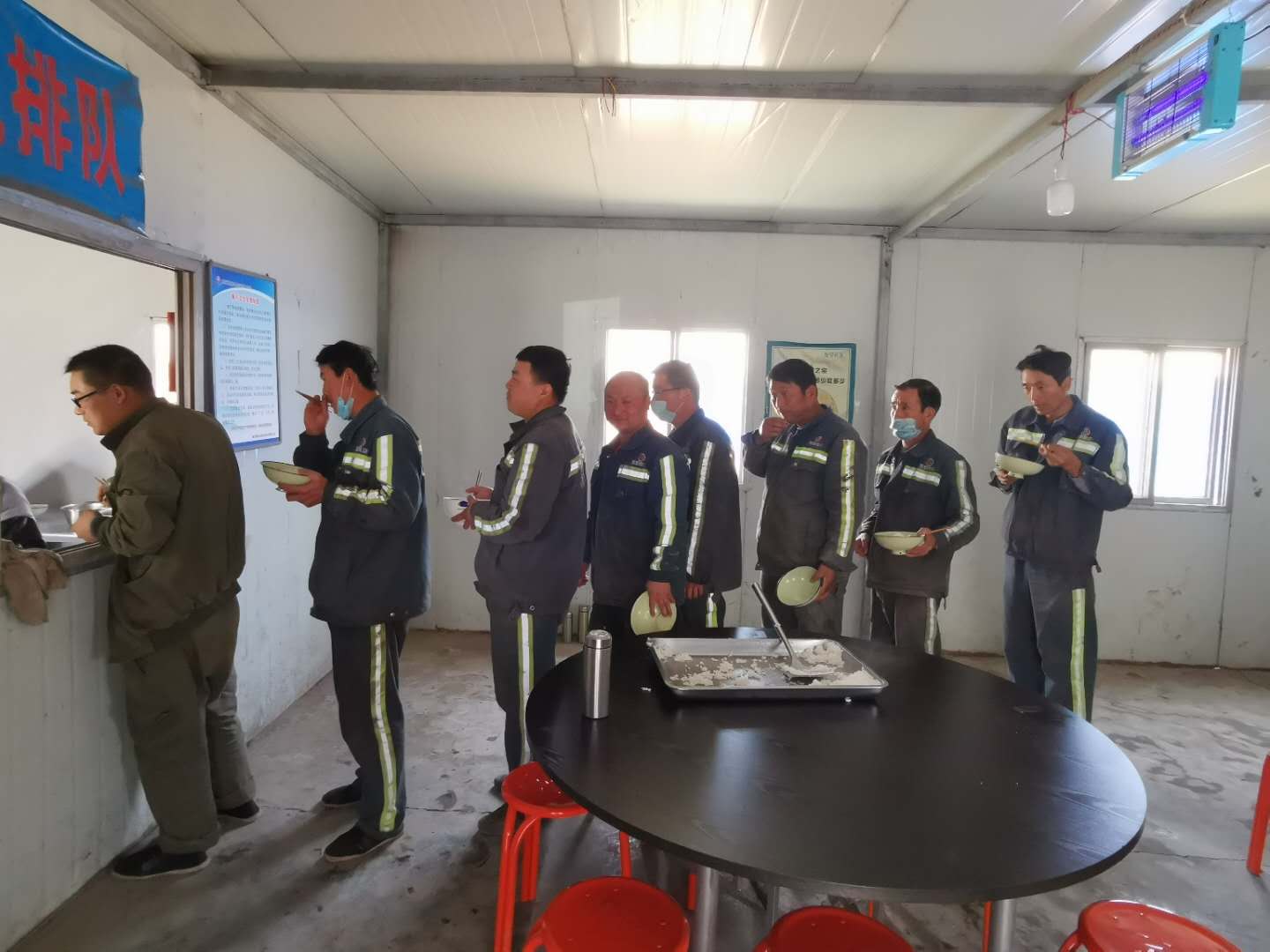 陜煤建設機電安裝公司彬長項目部:關愛職工做好后勤服務