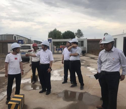 陜西靖神鐵路公司執行董事陳俊濤一行蒞臨孟家灣機輛中心項目檢查指導工作