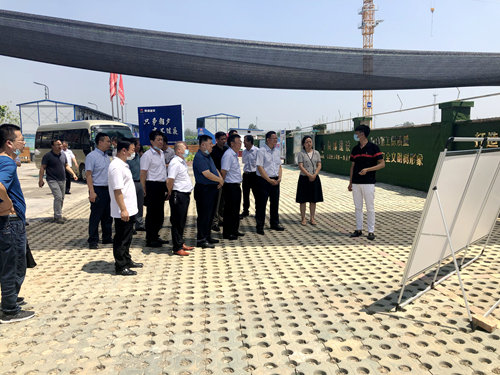西咸新區管委會主任康軍深入大秦置業公司山水逸境項目調研