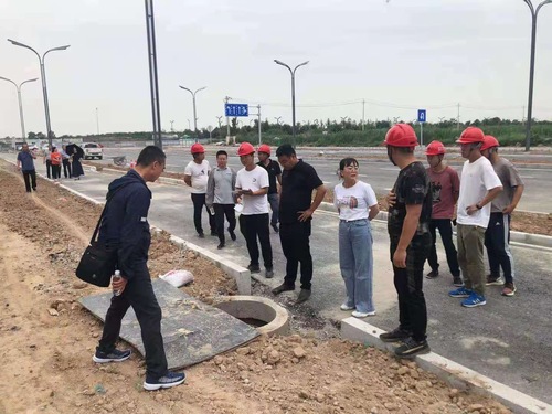 秦漢新城基建公司聯(lián)合檢查組蒞臨陜煤建設(shè)路橋分公司漢風(fēng)五路項(xiàng)目部檢查指導(dǎo)工作