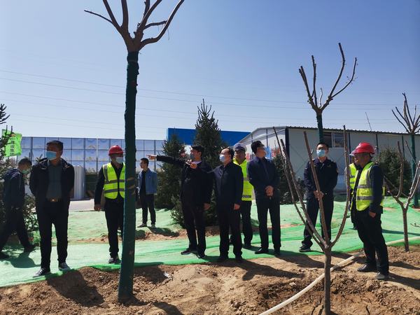 榆林市科創(chuàng)新城黨工委委員、管委會副主任劉政秀一行蒞臨科創(chuàng)新城同慧運(yùn)動公園項目檢查指導(dǎo)工作