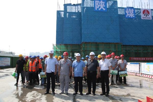 寧興剛深入重點項目一線“送清涼”