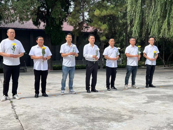 陜煤建設銅煤公司延安項目部黨支部 開展“緬懷革命先烈,傳承紅色基因”主題黨日活動