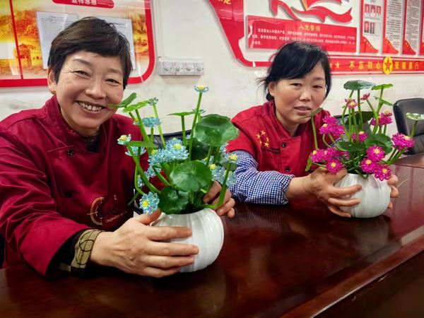 陜煤建設(shè)洗選煤運(yùn)營公司檸條塔運(yùn)營項(xiàng)目部開展 “巧手傳廉情,歡喜迎元旦”主題手工活動