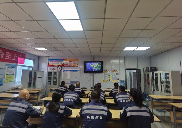 陜煤建設洗選煤運營公司紅柳林洗煤廠項目部黨支部:強化紀律意識 檢驗學習成效