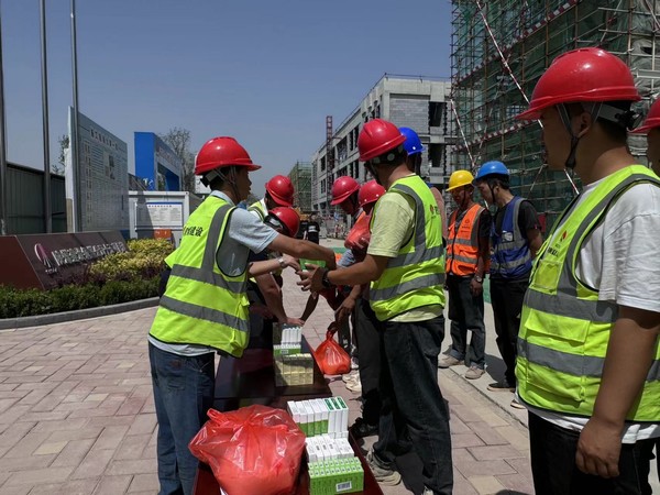 陜煤建設銅煤公司十五項目部:戰高溫、不服“暑”掀起大干熱潮