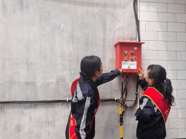 陜煤建設洗選煤運營公司神渭蒲城運營項目部：安全生產“她”力量  巾幗助安守平安