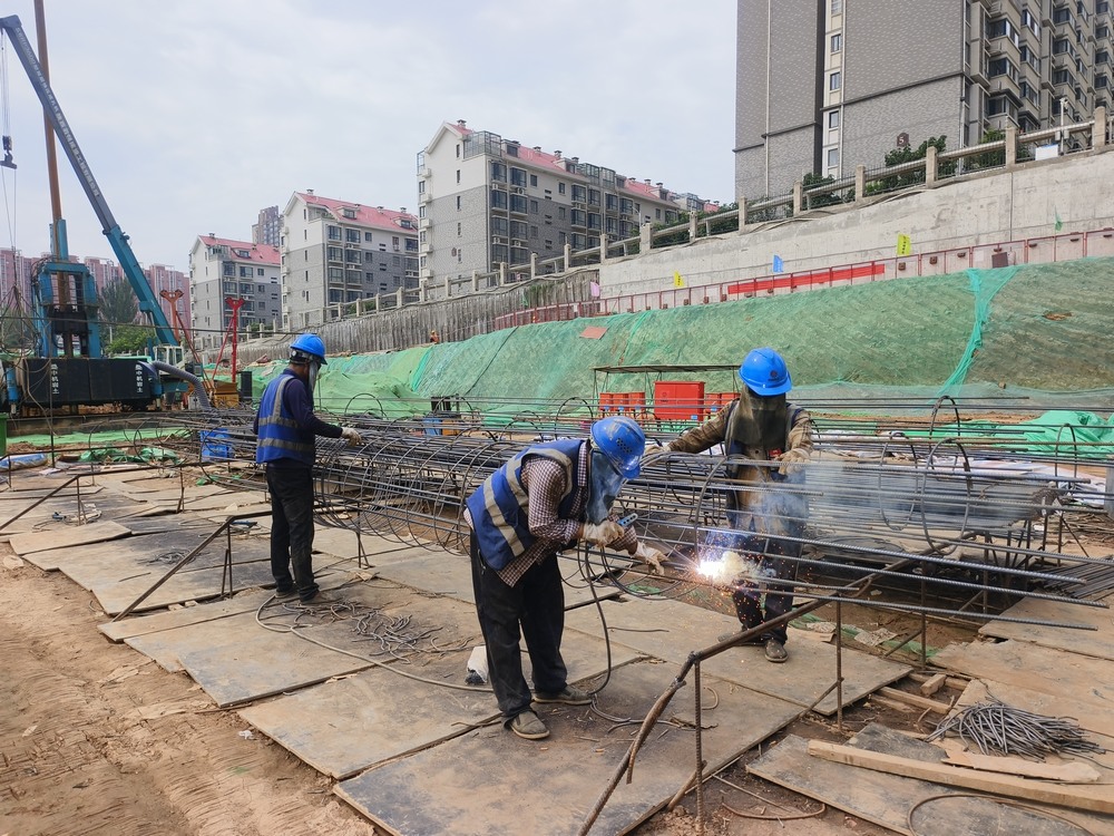 陜煤建設新龍城直屬項目部:高溫下的堅守