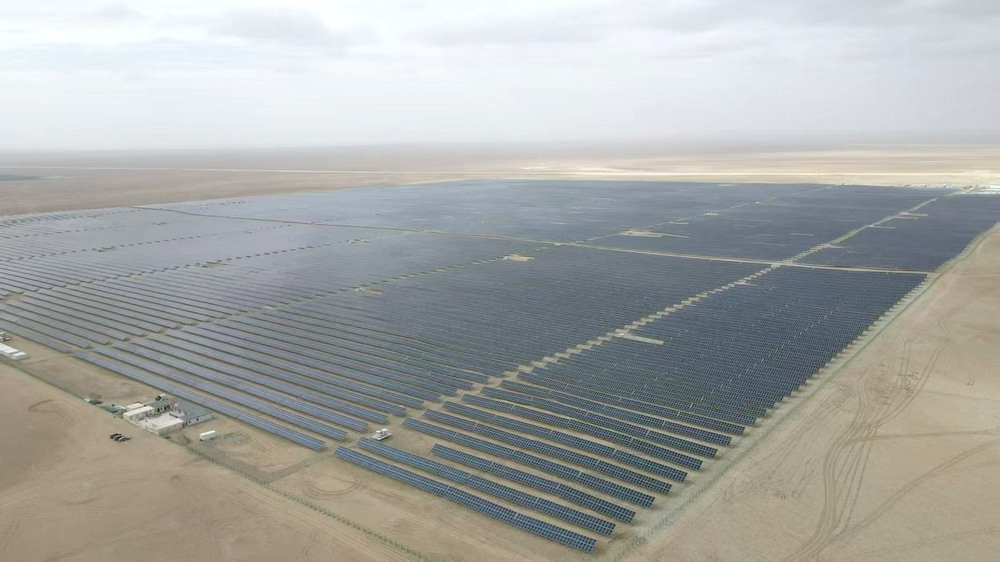 陜煤建設天工公司青海西臺光儲項目(光伏場區)土建及光伏組件安裝工程圓滿完工