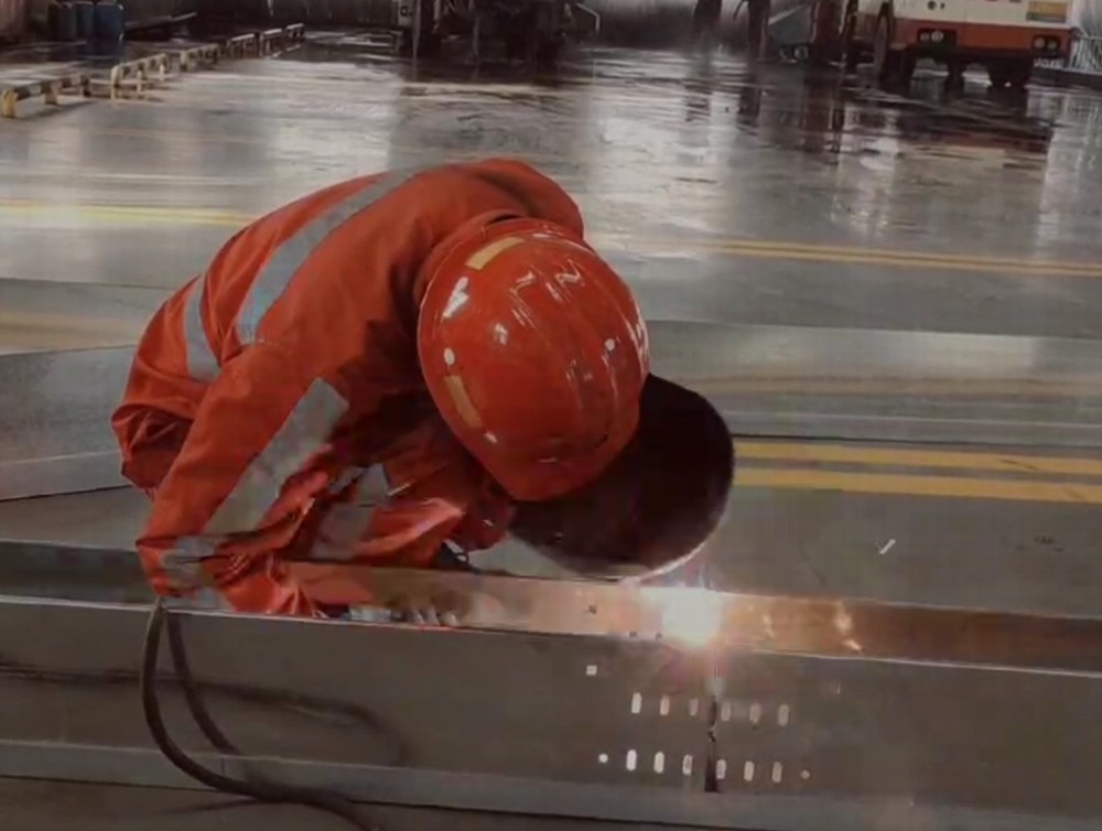 陜煤建設(shè)機(jī)電安裝公司:堅(jiān)守一線我在崗 獻(xiàn)禮國慶見擔(dān)當(dāng)