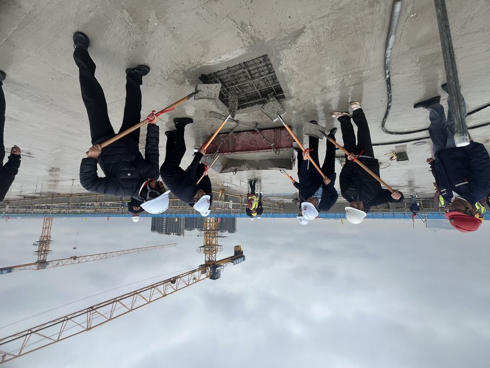 喜報!陜煤建設榆林公司承建的遷建榆林市第八中學項目N1標段綜合樓主體喜迎封頂