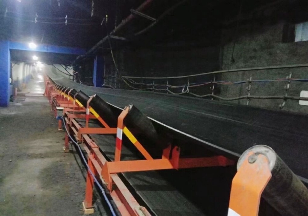 陜煤建設韓城分公司安裝四項目部:文家坡礦井及選煤廠42盤區帶式輸送機設備及配電安裝工程順利通過竣工驗收