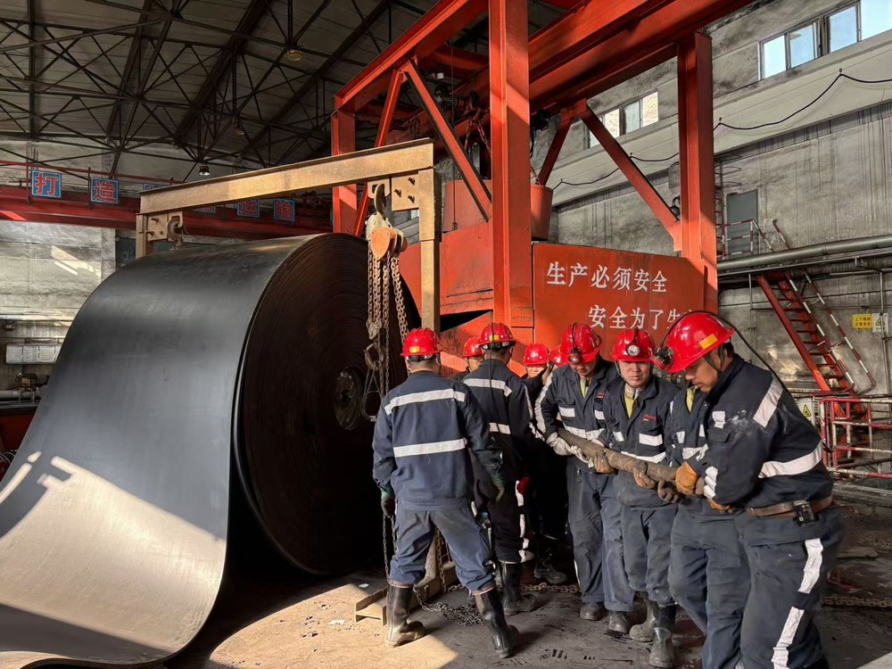 陜煤建設韓城分公司張家峁項目部:匠心筑基 鏖戰檢修